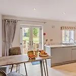 3 Bed In Harrogate Oc-93305 Summer Bridge